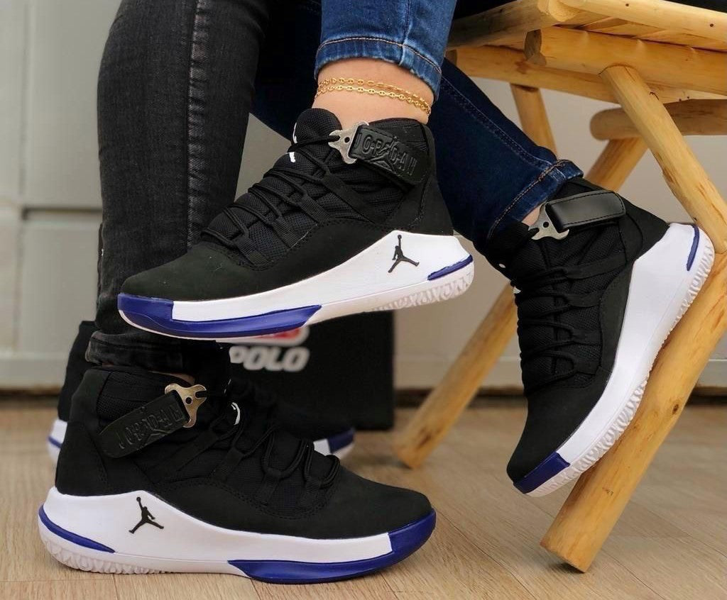 Tenis Jordan Retro 11 Sb Negro Azul